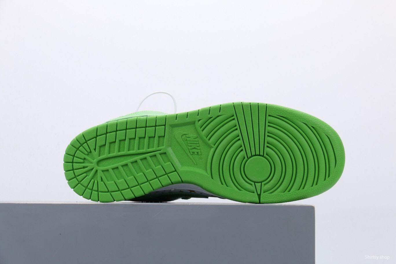 Supreme X Nike SB Dunk Low “Mean Green”